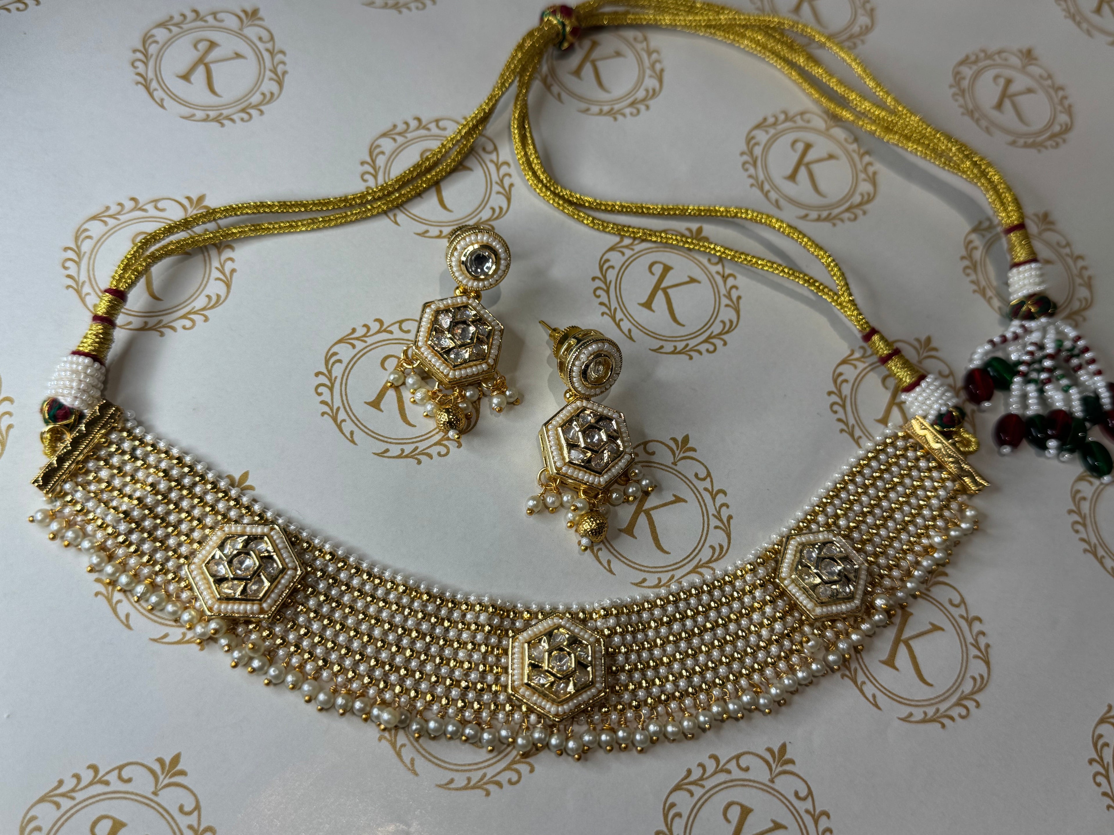 White pearl gold choker